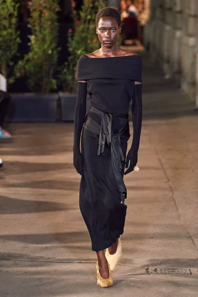 Look 24